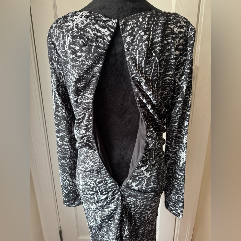 Philosophy Black and White Long Sleeve Dress - Picture 6 of 11